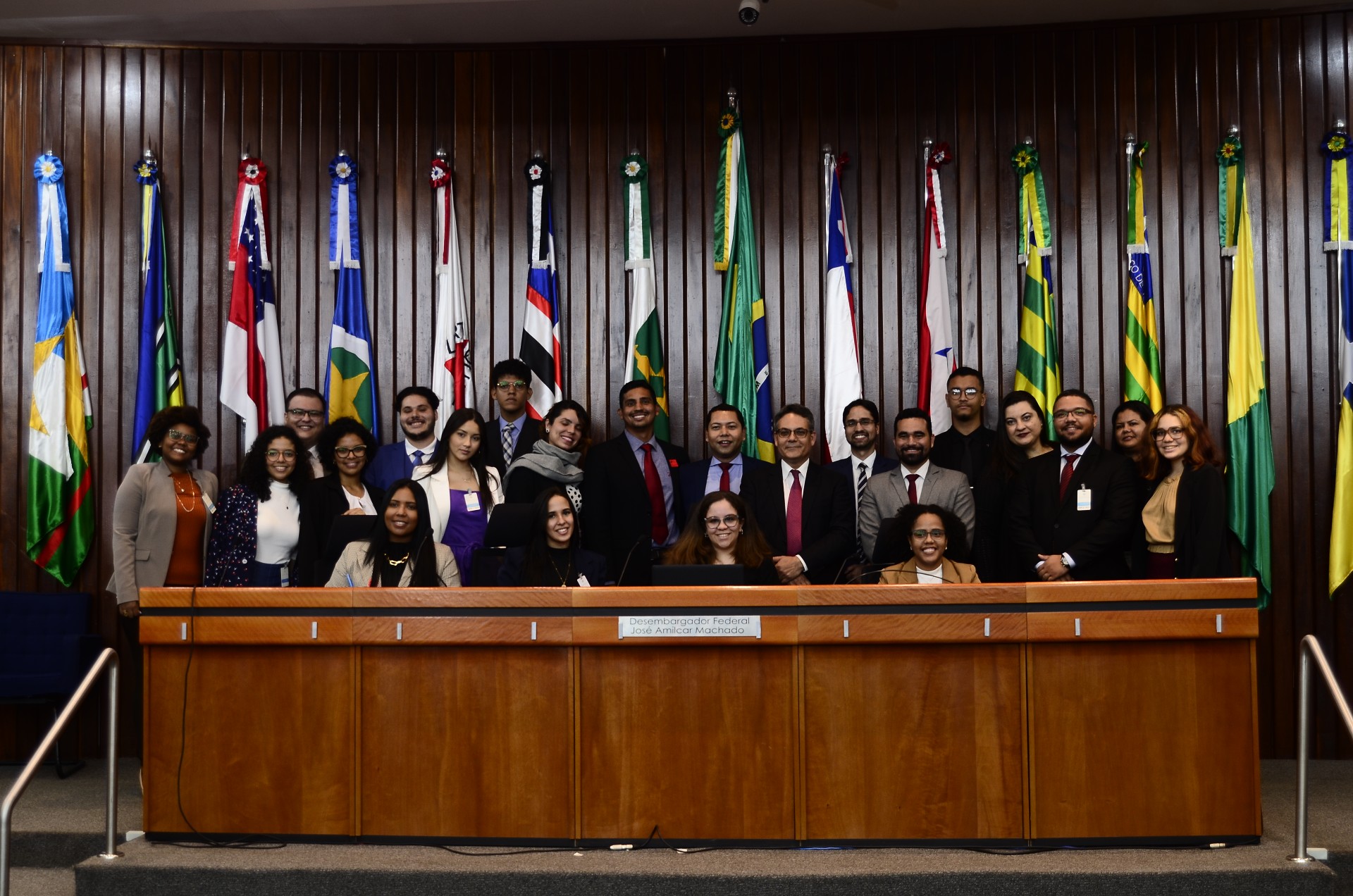 INSTITUCIONAL: Alunos de Direito da Universidade da Salvador visitam sede do TRF1