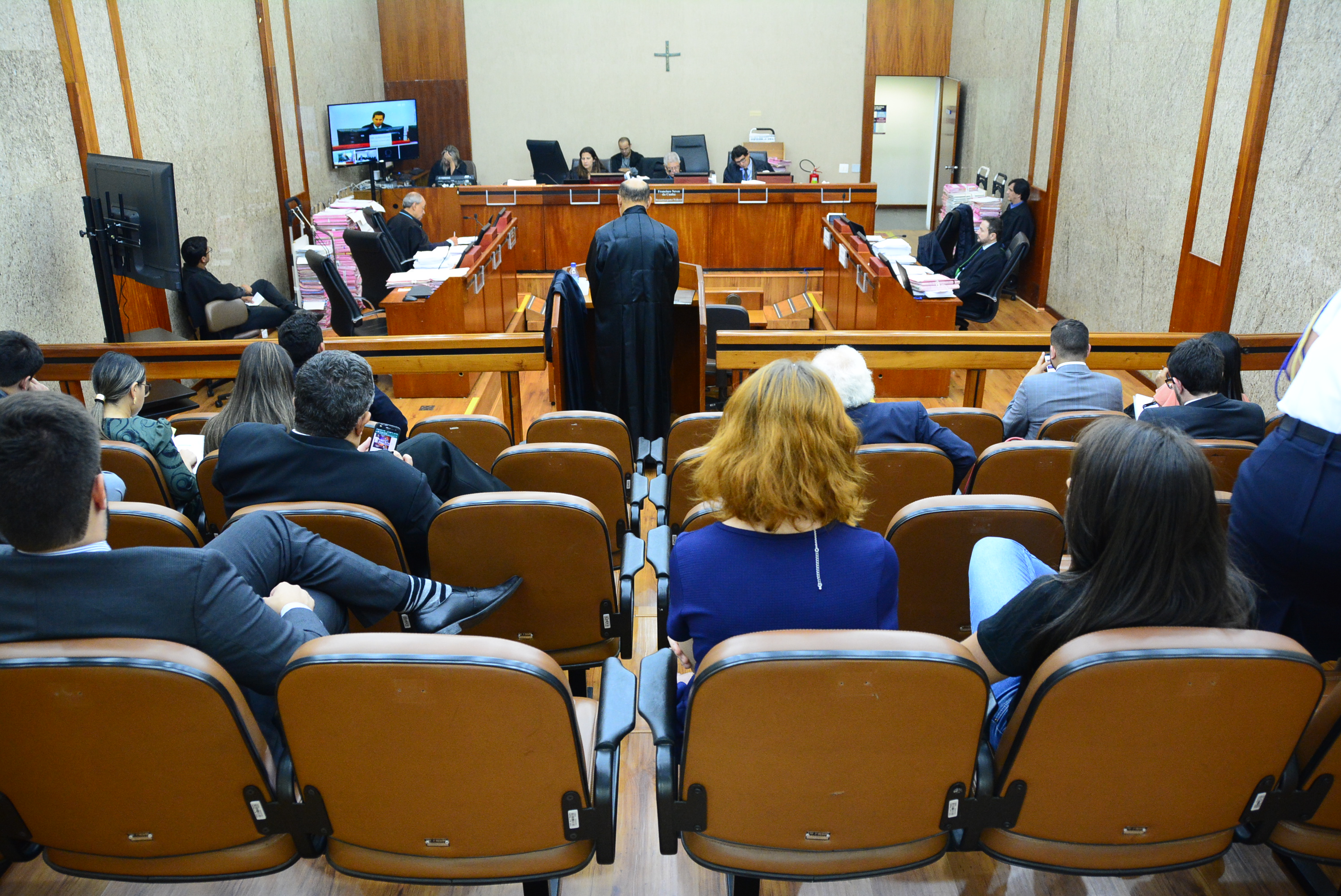 INSTITUCIONAL: 2ª Turma julga 3.000 processos em apenas uma sessão