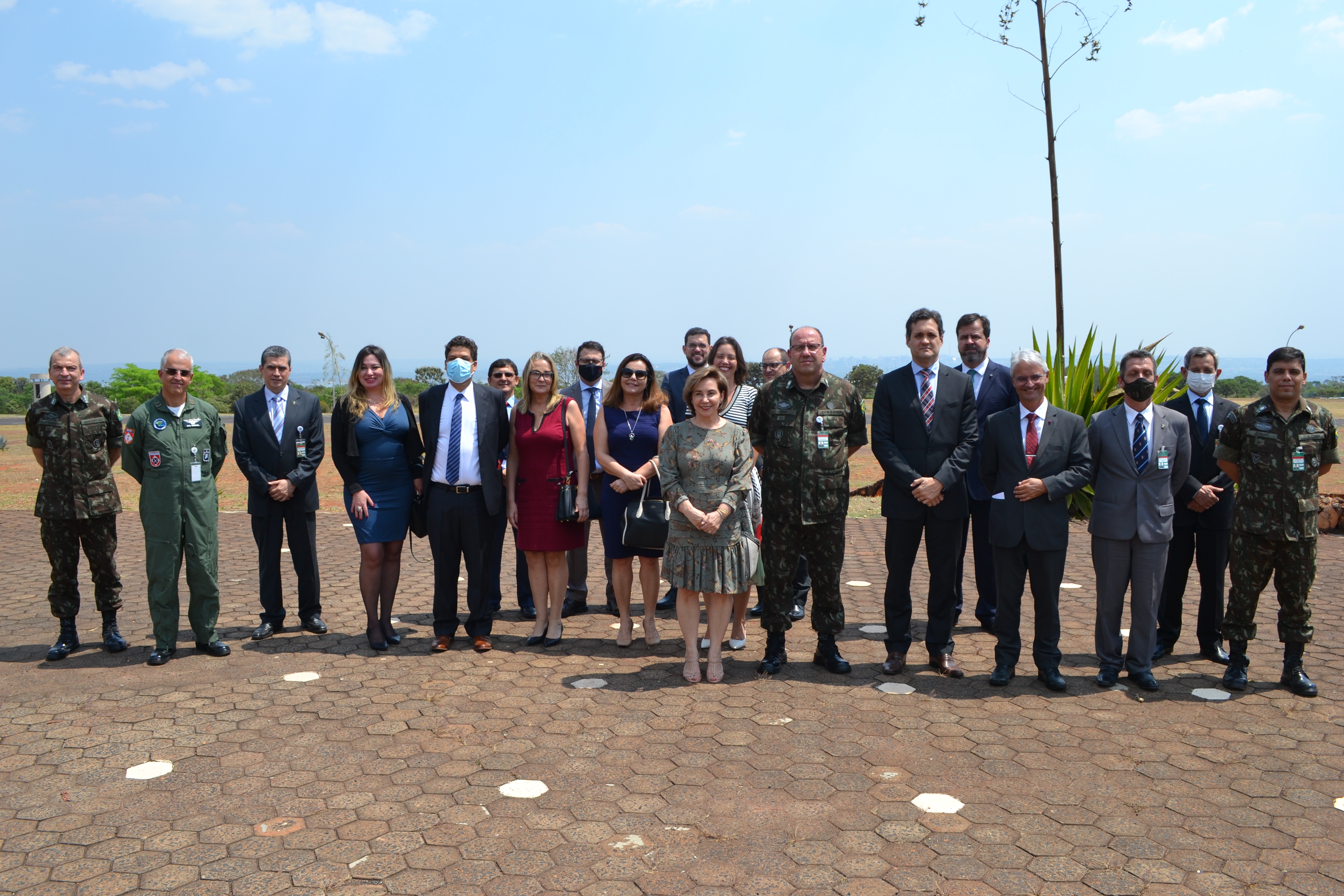 INSTITUCIONAL: Magistrados visitam Comando de Defesa Cibernética do Exército