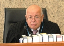 Juiz Tourinho Neto concede liberdade a "Carlinhos Cachoeira"