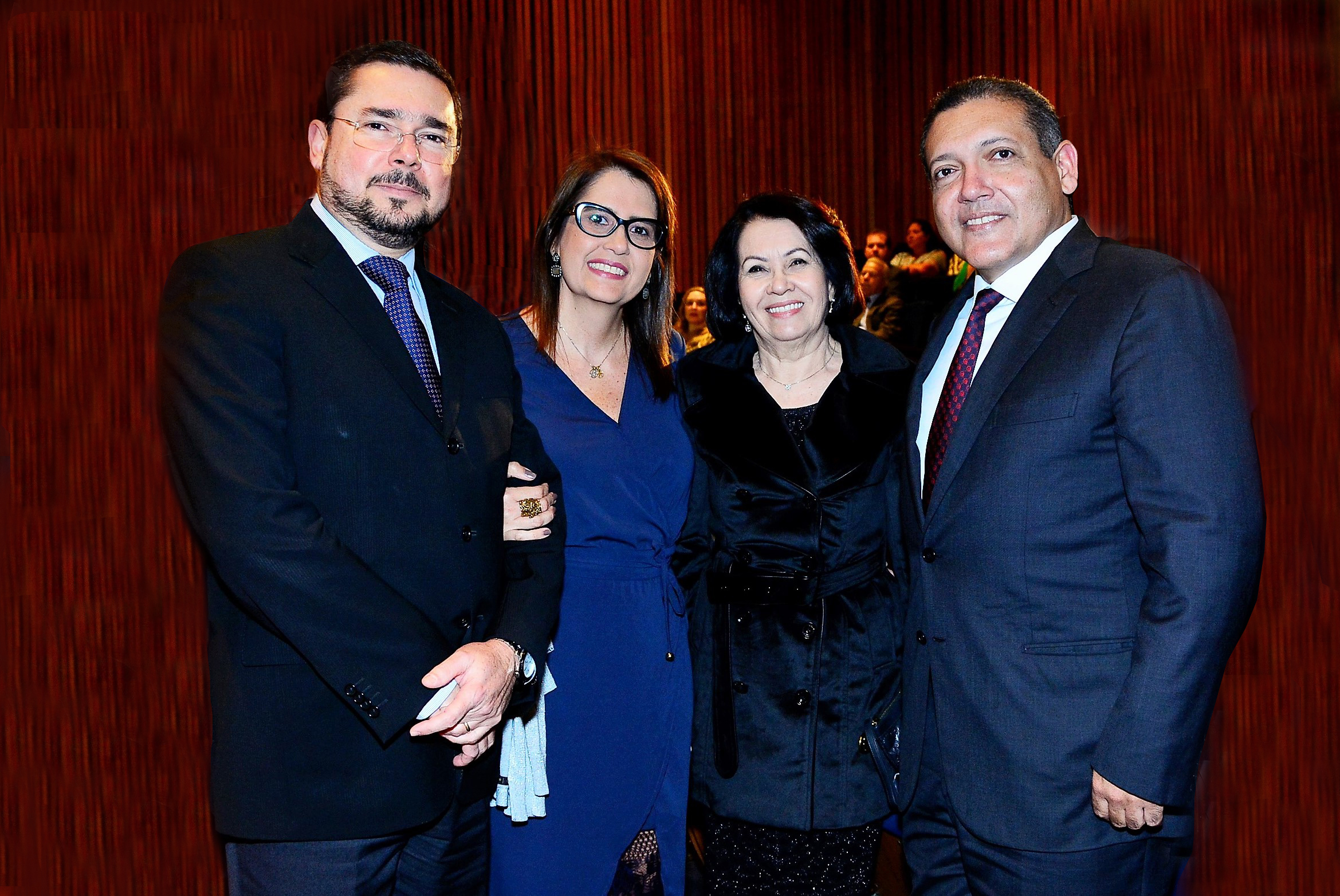 INSTITUCIONAL: Ministra Laurita Vaz recebe título de cidadã honorária de Brasília