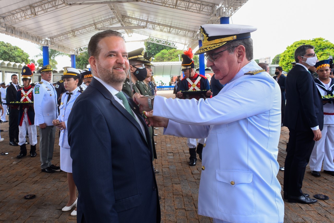 INSTITUCIONAL: Desembargador federal César Jatahy recebe Medalha Mérito Tamandaré da Marinha do Brasil