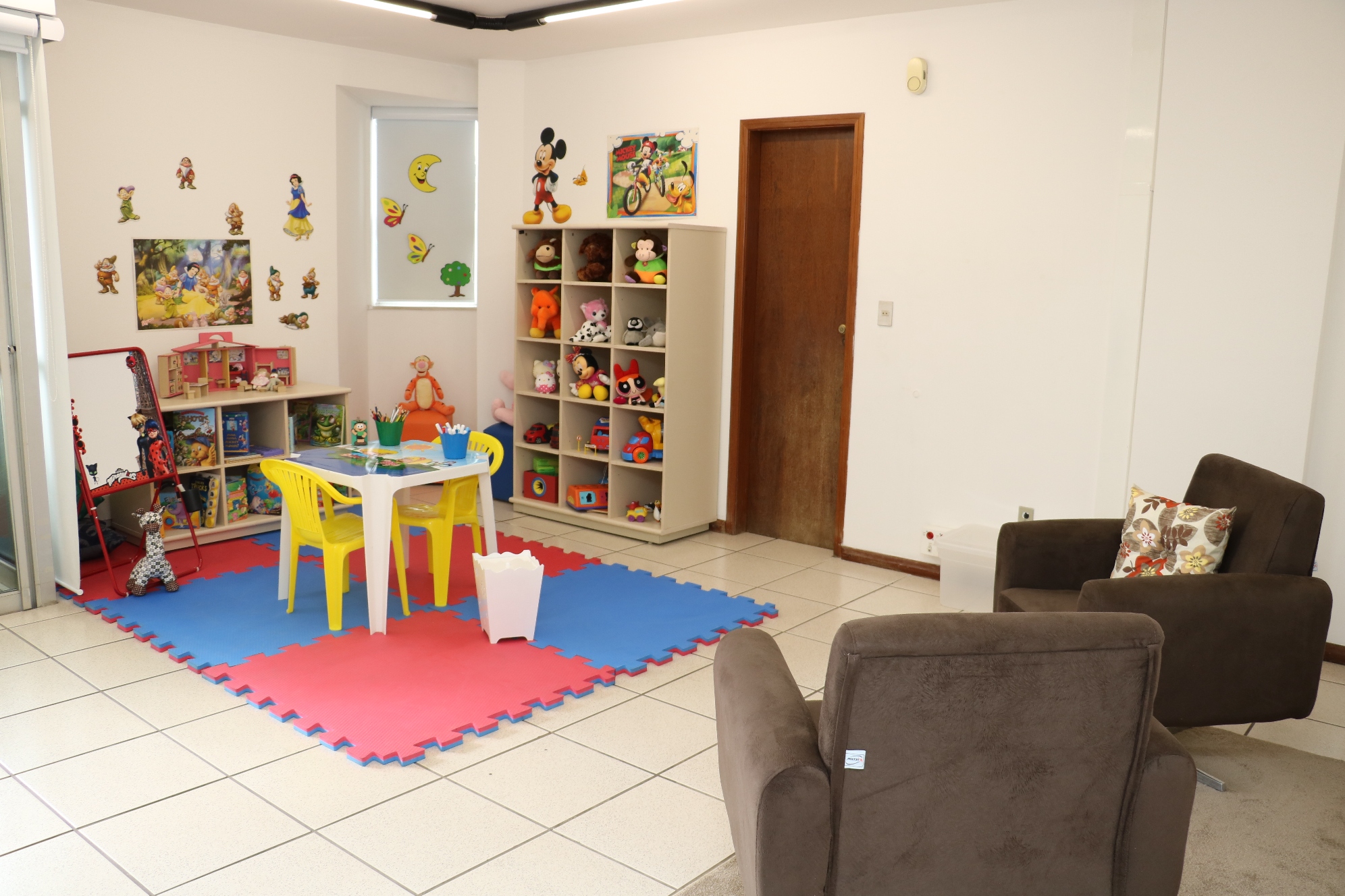 INSTITUCIONAL: SJMG inaugura sala de oitiva infantil