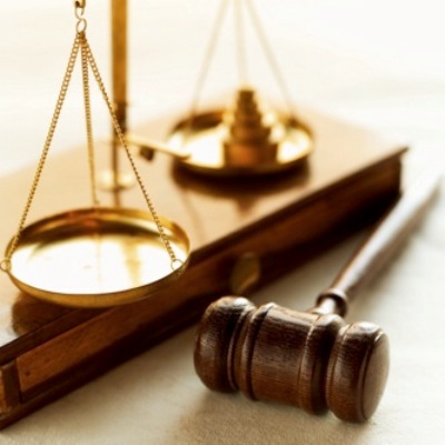 DECISÃO: Somente advogado integrante de serviço de assistência judiciária organizado e mantido pelo Estado tem direito a prazo em dobro previsto em lei
