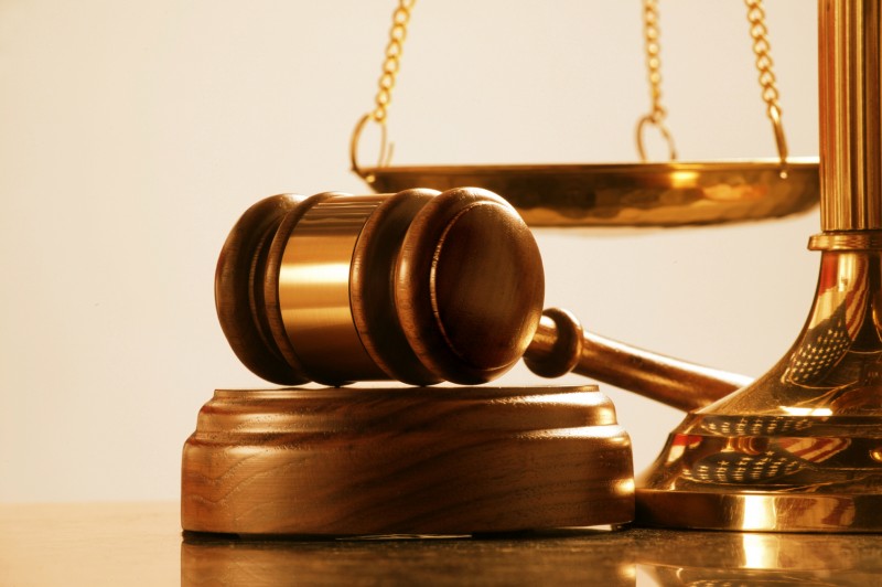 DECISÃO: Julgamento do crime de latrocínio tentado é de competência do juízo singular