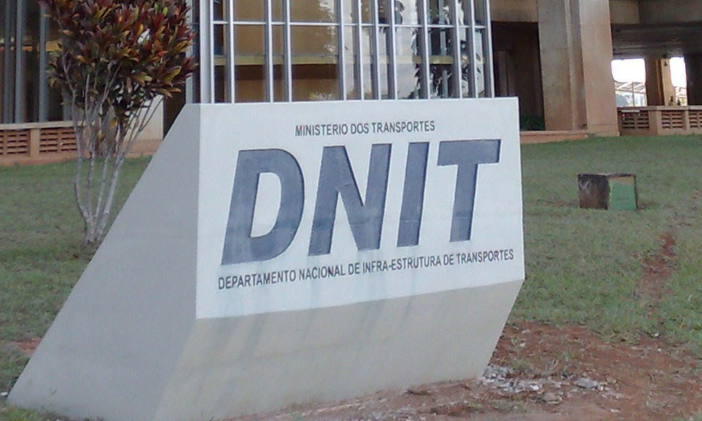 DECISÃO: DNIT é condenado ao pagamento de R$ 200 mil a companheira e filhas de motoqueiro que faleceu por colisão com animal em rodovia