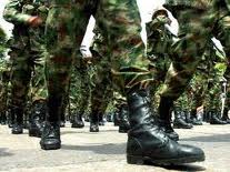 DECISÃO: É constitucional a estipulação de critérios diferenciados para promoção de militares do sexo masculino e feminino
