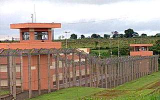 DECISÃO: Estabelecimentos prisionais devem garantir a prestação de serviços médicos aos presos inclusive o pronto atendimento