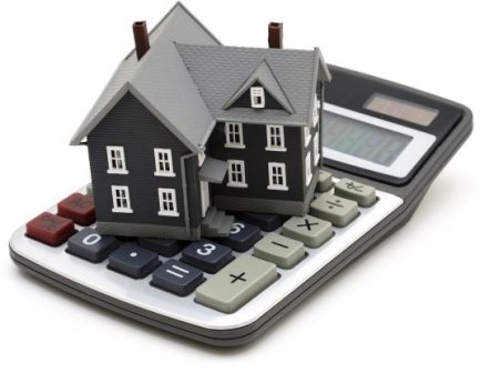 DECISÃO: Ação de cobrança de taxas de condomínio deve ser ajuizada contra quem detém a propriedade do imóvel