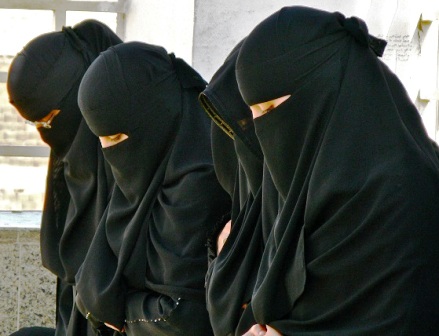DECISÃO: Assegurado à candidata o uso de véu islâmico no dia de prova de concurso